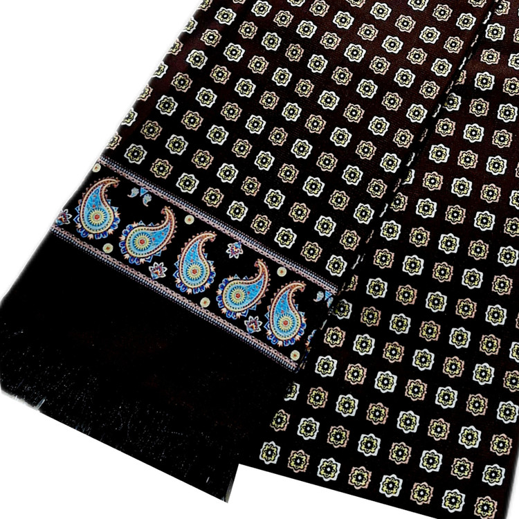 شال گردن مخمل ابریشمی چهارفصل کد ۱۶۶۰ - نمای پشت شال